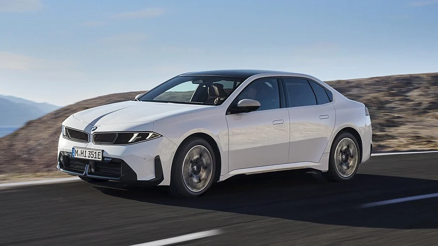Новая искра баварцев: Стартовали продажи электрического седана BMW i3