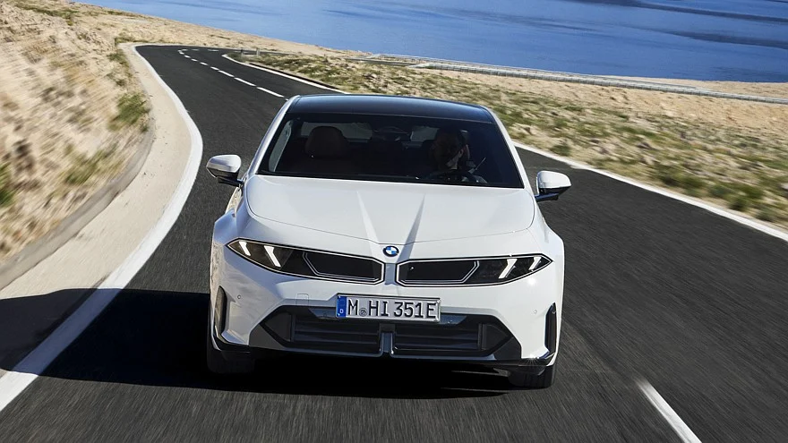 Новая искра баварцев: Стартовали продажи электрического седана BMW i3