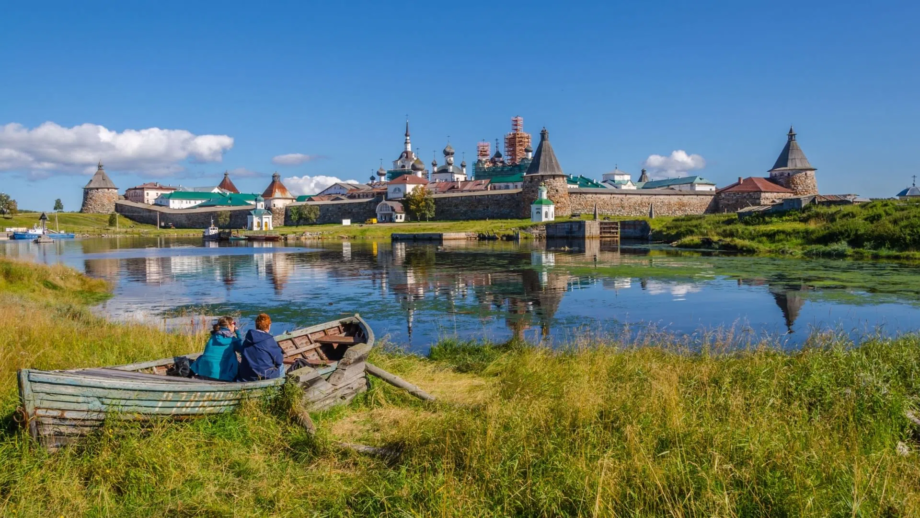 Где провести отпуск в России: топ-10 уникальных мест для отдыха